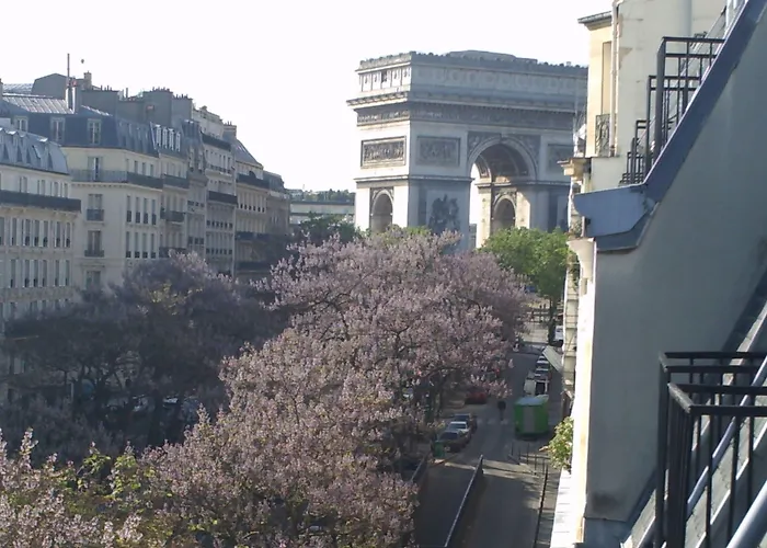 Elsa, Hotel Parigi